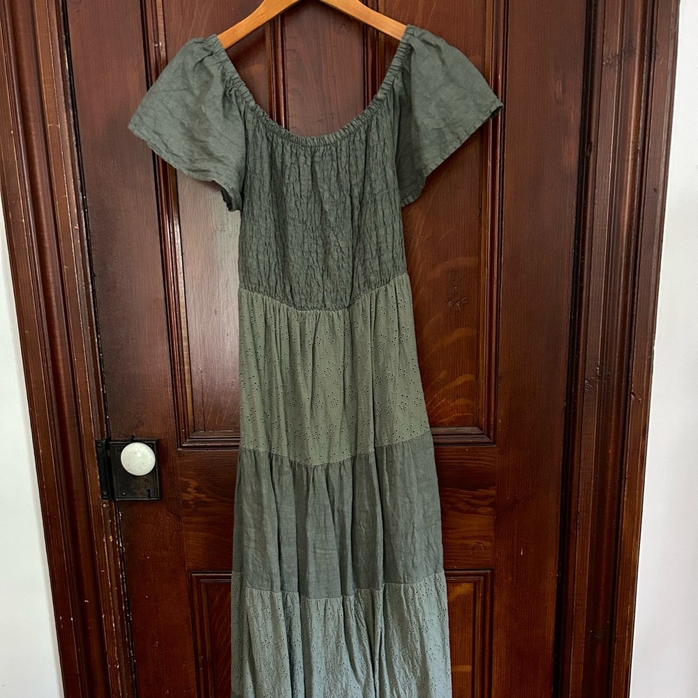 Elegant Green Tiered Maxi Dress